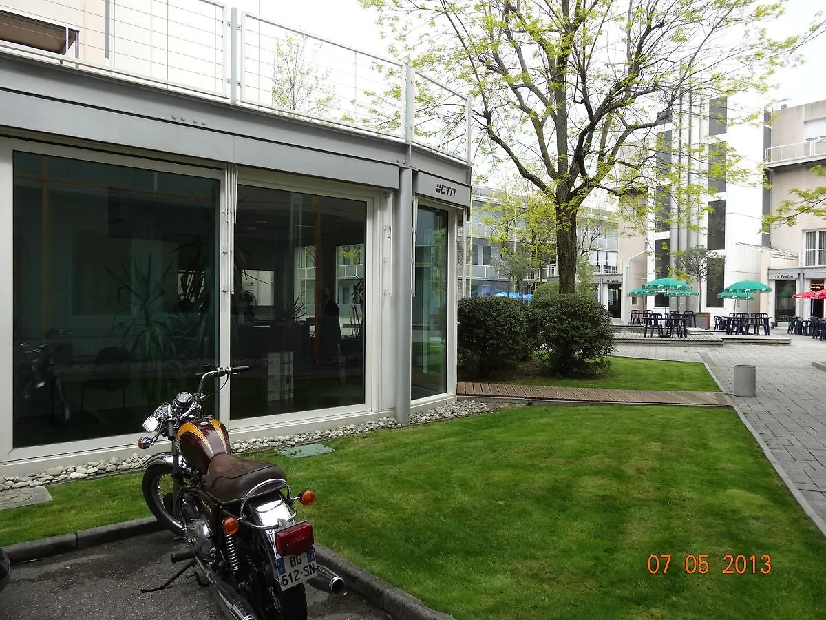 ** Otel Les Chambres Du Ctn Plan-les-Ouattes İsviçre